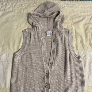 Button up knitted vest!